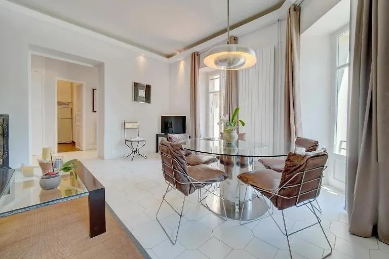 Villa Luna Nova Cannes 0*,  France